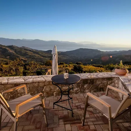 Gero-fotis - Upper Floor Superb View 아파트 *