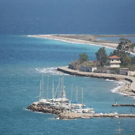 Gero-fotis - Upper Floor Superb View Apartman *